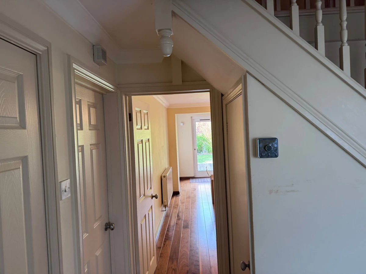 staircase-painting-hallway-doors-henley-on-thames-decorators Staircase Painting in Henley On Thames by Henley-on-Thames Decorators